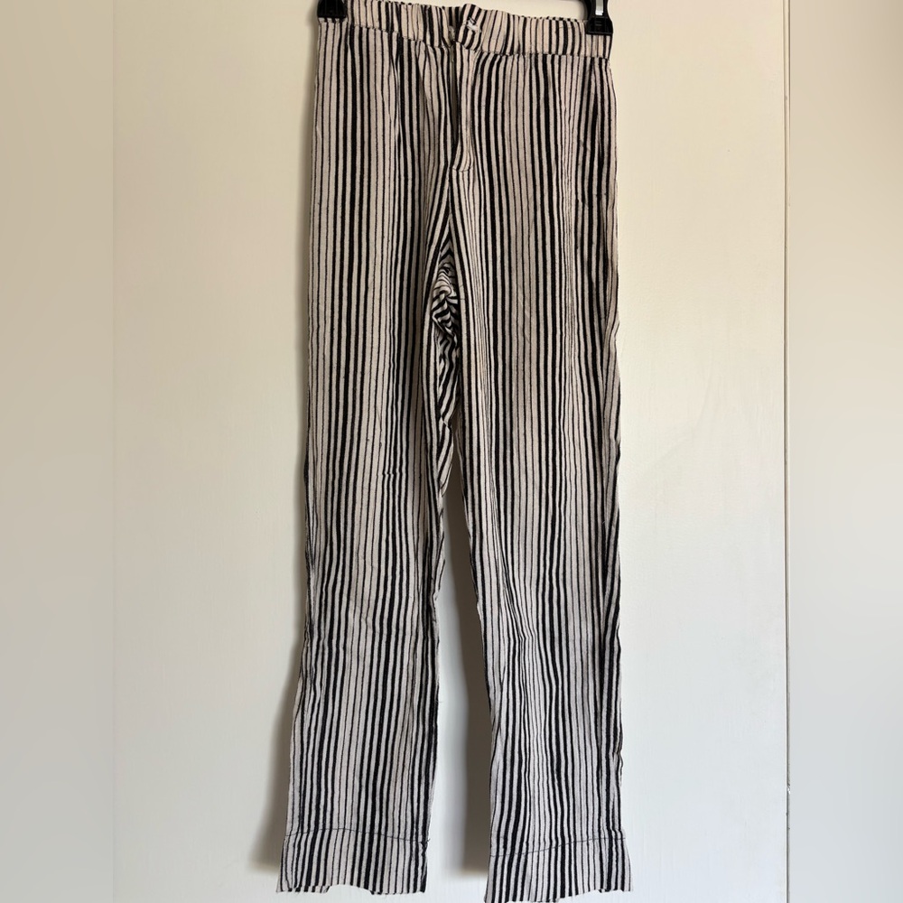 Brandy Melville Black and White Striped Cropped Pants
